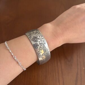 Vintage 90s Leonard pewter floral engraved cuff bracelet